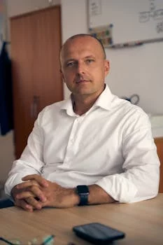 friendly waitress restaurant uniform